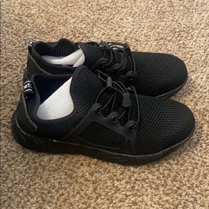 Women The Invincible Shoe